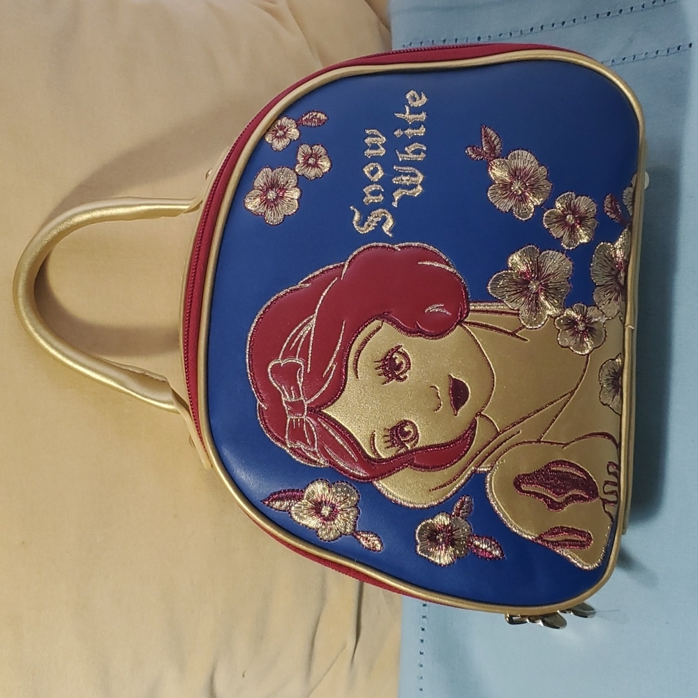 Besame x Disney Limited Edition Snow White Bag